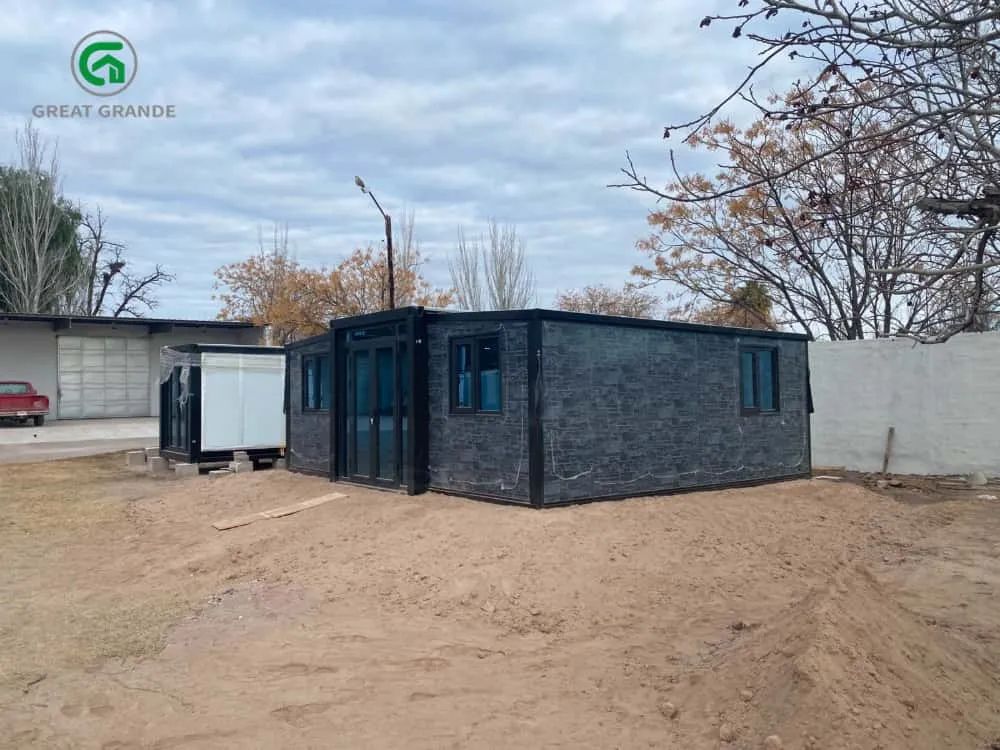 Two rental cabins in Argentina, 900 km from the nearest dealer — site photo 1