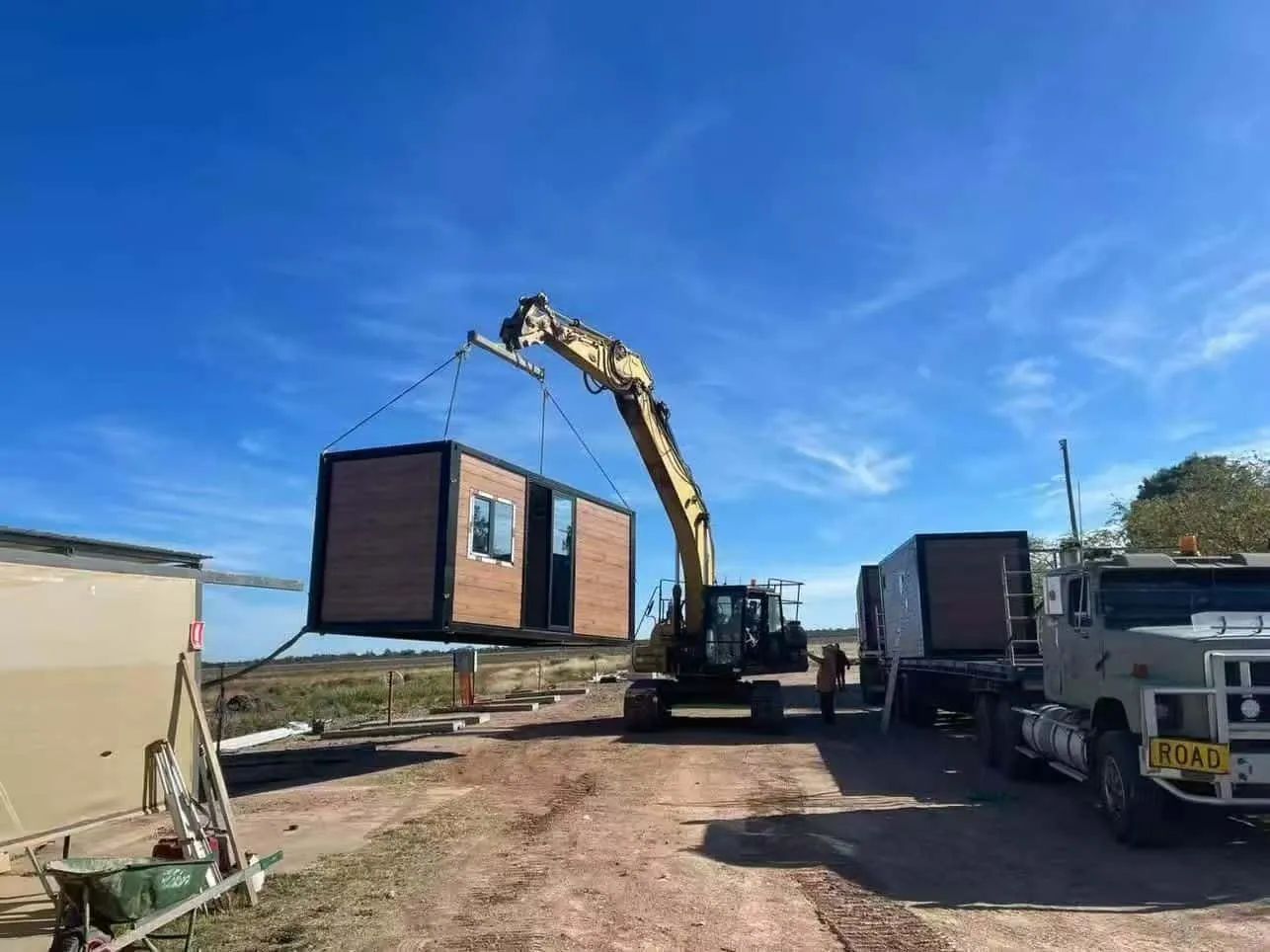An 18 m2 studio in inland Australia, specified to an R-value — site photo 2