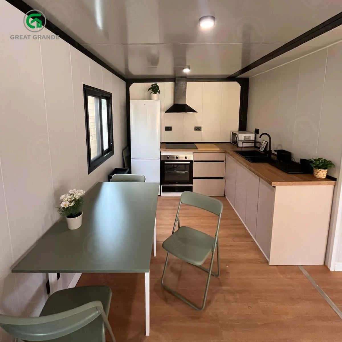 A flat-top 40 ft unit for a Spanish villa rental — site photo 3