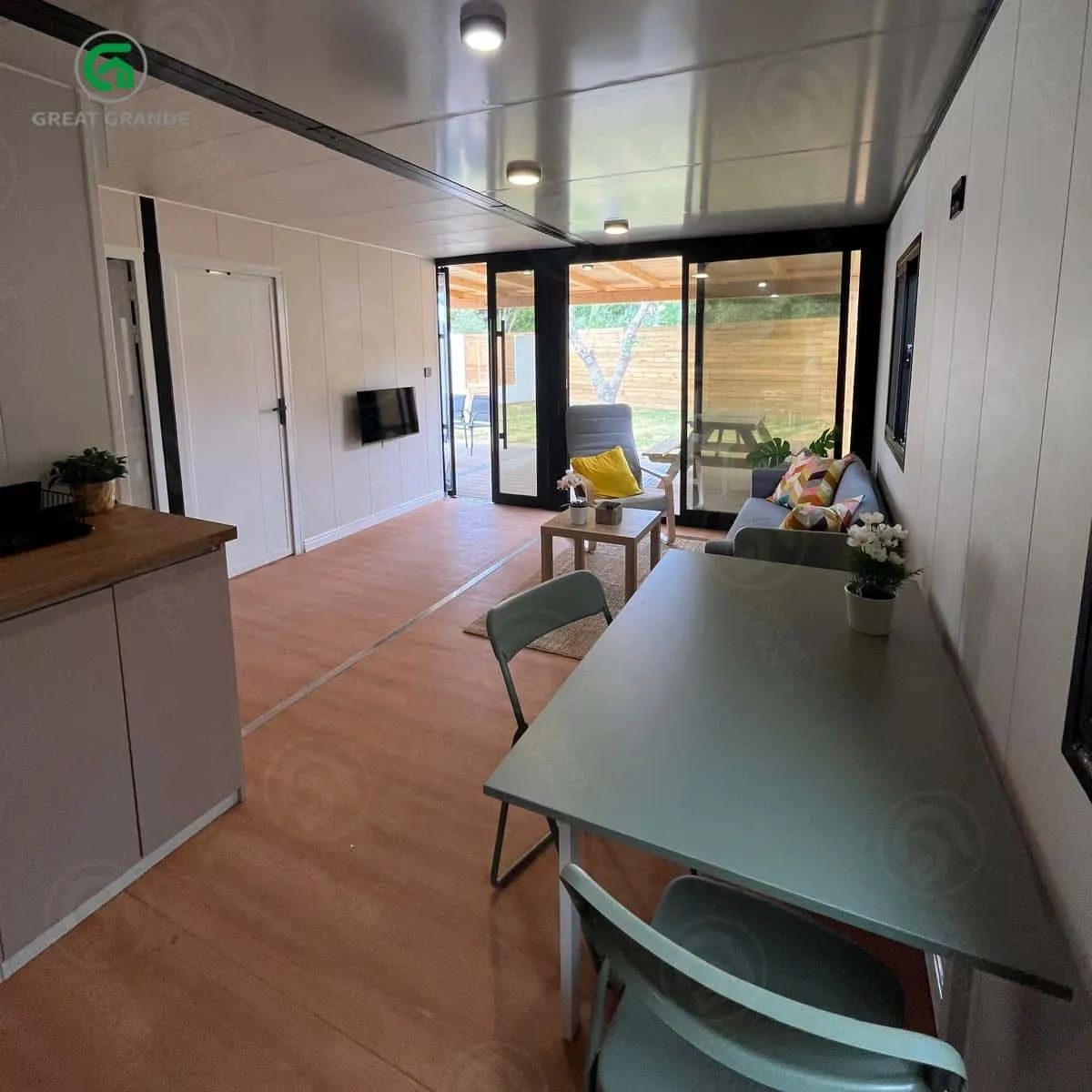 A flat-top 40 ft unit for a Spanish villa rental — site photo 5